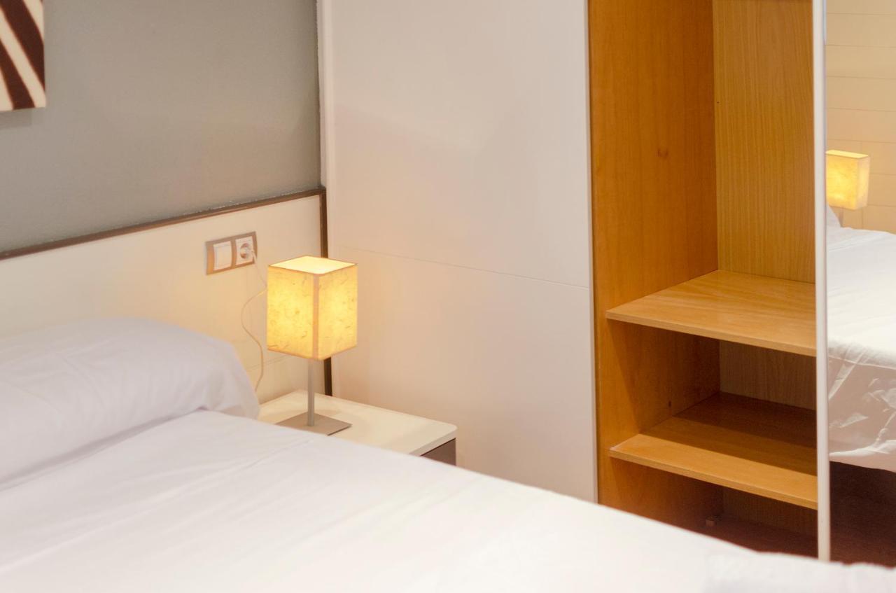 Santa Clara Apartments Girona Bagian luar foto